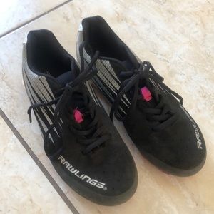 Girls black 3.5 Rawlings cleats